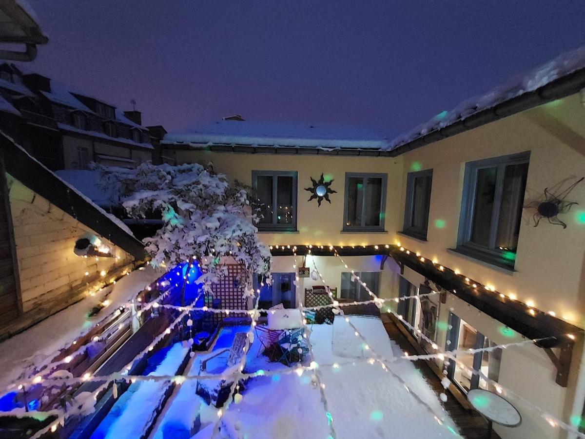 Le Patio De Luchon Bed & Breakfast Bagneres-de-Luchon Exterior photo